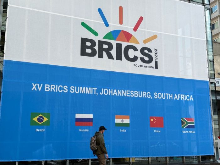 PURBABET Apa Untungnya Indonesia Gabung BRICS?